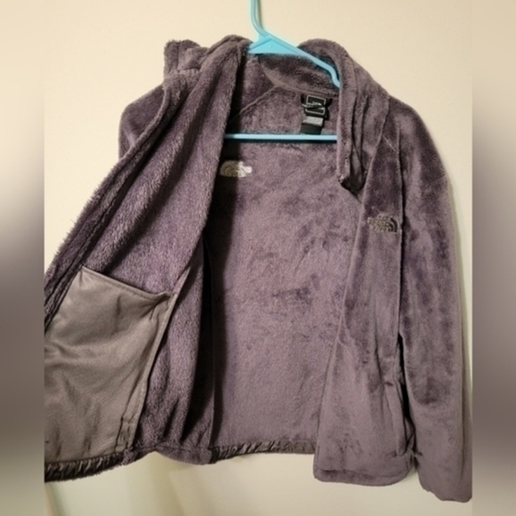 Women's Fuzzy North Face - Picture 4 of 4